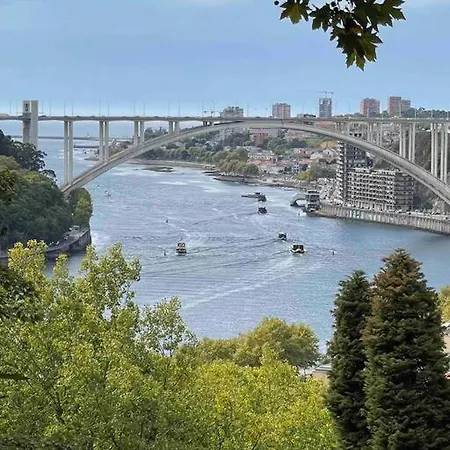 Sweet Clerigos Balcony View 아파트